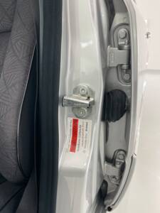 Immagine 15/32 di Mercedes-Benz E 200 (1994)