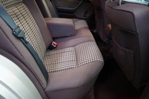 Bild 22/33 von Mercedes-Benz 230 E (1990)