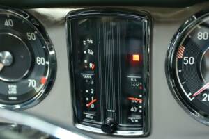 Image 19/50 de Mercedes-Benz 280 SL (1970)
