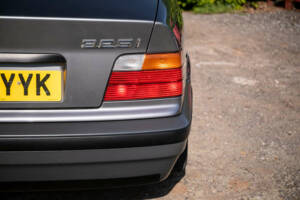 Image 17/50 of BMW 325i (1991)