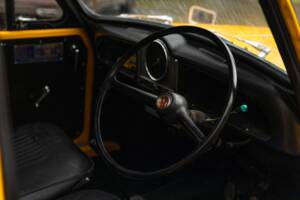 Image 32/50 of Morris Minor Van (1971)