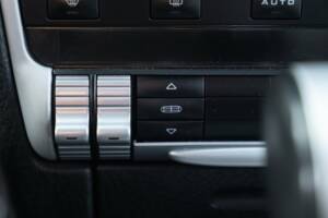 Bild 47/50 von Porsche Cayenne S (2007)