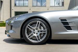 Image 5/21 of Mercedes-Benz SLS AMG Roadster (2012)