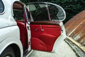 Bild 12/51 von Jaguar 240 (1968)