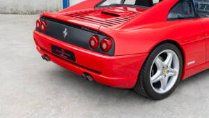 Image 36/83 of Ferrari F 355 Berlinetta (1996)