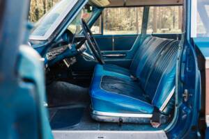 Image 11/20 of Ford Country Squire Station Wagon (1964)