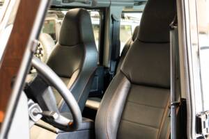 Bild 14/30 von Land Rover Defender 110 (2013)
