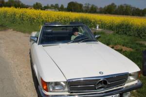 Image 6/16 de Mercedes-Benz 380 SL (1983)