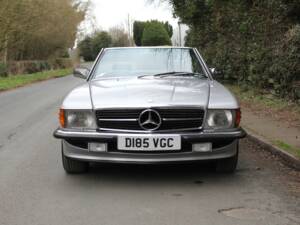 Image 2/18 de Mercedes-Benz 500 SL (1986)