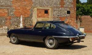 Image 3/35 de Jaguar E-Type (1968)