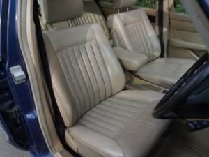 Afbeelding 10/20 van Mercedes-Benz 500 SE (1988)