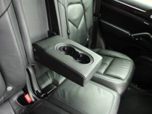 Bild 76/99 von Porsche Cayenne S (2010)