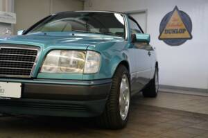 Afbeelding 7/50 van Mercedes-Benz 300 CE-24 (1993)