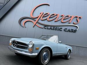 Image 3/43 de Mercedes-Benz 280 SL (1969)