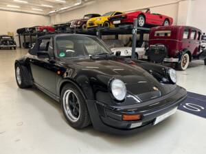 Bild 18/32 von Porsche 911 Carrera 3.2 (WTL) (1985)