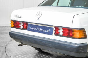 Image 26/50 de Mercedes-Benz 190 D (1985)