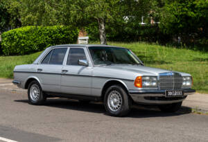 Imagen 2/25 de Mercedes-Benz 280 E (1981)