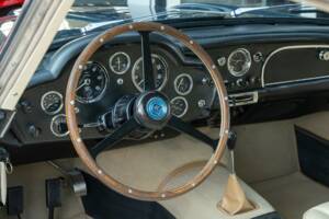 Afbeelding 11/50 van Aston Martin DB 4 Vantage (1962)