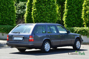 Afbeelding 5/44 van Mercedes-Benz E 280 T (1994)