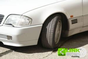 Image 24/50 of Mercedes-Benz 300 SL-24 (1989)