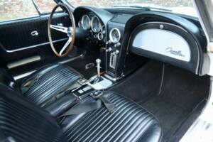 Image 43/50 de Chevrolet Corvette Sting Ray Convertible (1964)