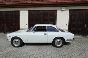 Bild 3/67 von Alfa Romeo Giulia 1300 GT Junior (1968)