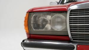 Image 14/15 of Mercedes-Benz 300 TD (1980)