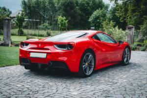 Image 2/56 of Ferrari 488 GTB (2020)