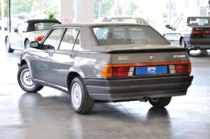 Image 3/34 de Alfa Romeo 75 2.0 Twin Spark (1987)