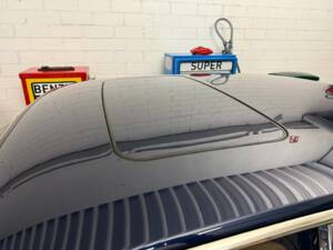 Image 10/17 of Jaguar XK8 4.2 (2000)