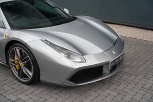 Image 27/50 of Ferrari 488 GTB (2017)