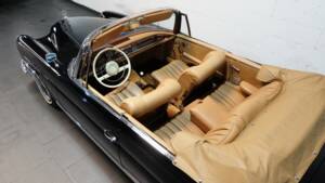 Bild 25/34 von Mercedes-Benz 220 SE b (1963)