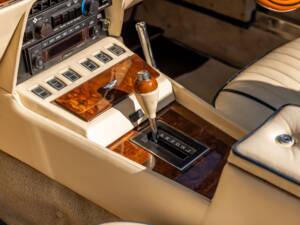 Image 38/57 de Aston Martin V8 Vantage Volante (1989)
