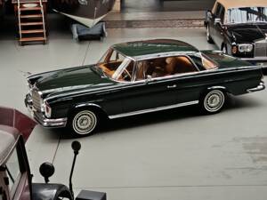 Image 5/54 of Mercedes-Benz 280 SE 3,5 (1970)