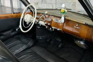 Immagine 49/50 di BMW 502 Baur (1955)