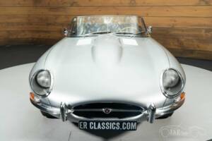Image 14/19 of Jaguar E-Type 3.8 (1961)
