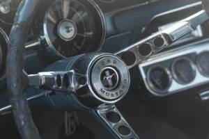 Image 22/50 of Ford Mustang 200 (1967)