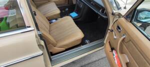 Bild 30/59 von Mercedes-Benz 230&#x2F;4 (1974)