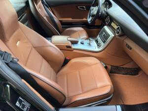 Image 11/21 of Mercedes-Benz SLS AMG (2011)