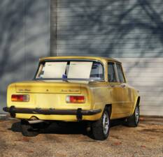 Image 13/22 de Alfa Romeo Giulia Nuova Super 1300 (1975)