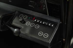 Image 24/44 de Aston Martin Lagonda (1981)