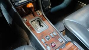 Image 11/30 de Mercedes-Benz E 220 (1995)