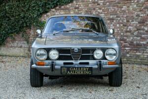 Image 24/50 of Alfa Romeo 1750 GT Veloce (1970)