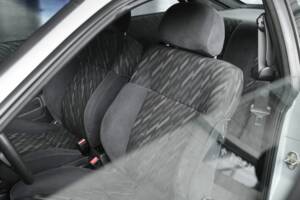 Bild 18/41 von Opel Calibra 2,0 (1991)