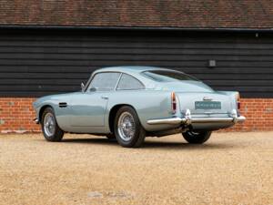 Immagine 3/50 di Aston Martin DB 4 (1960)