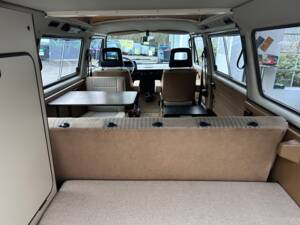 Image 23/34 de Volkswagen T3 Multivan 1.6 TD (1990)