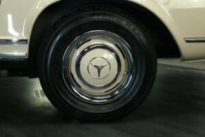 Image 49/50 of Mercedes-Benz 230 SL (1967)