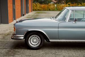 Immagine 17/84 di Mercedes-Benz 280 SE 3,5 (1970)