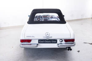 Image 9/29 de Mercedes-Benz 230 SL (1964)