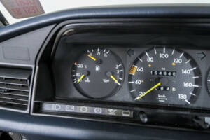 Image 32/50 de Mercedes-Benz 190 D (1986)